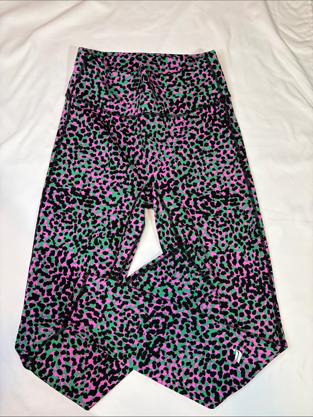 Fabletics Anywhere Motion365+ High-Waisted Leggings “Grass Green Safari Spots” M